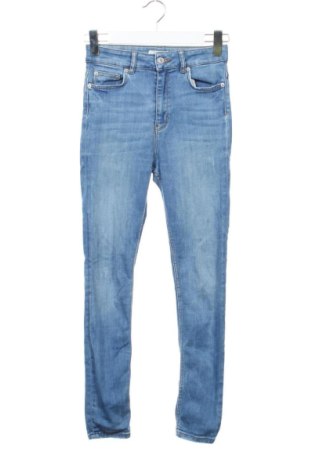 Blugi de femei Zara, Mărime S, Culoare Albastru, Preț 68,24 Lei, #137741767