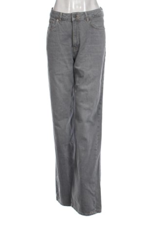 Női farmernadrág LeGer By Lena Gercke X About you, Méret S, Szín Szürke, Ár 18 489 Ft, #137756660