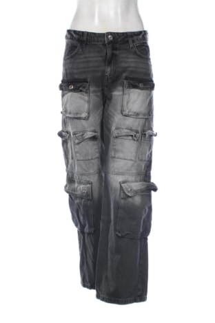 Dámske džínsy  Bershka, Veľkosť M, Farba Sivá, Cena  15,05 €, #137727197