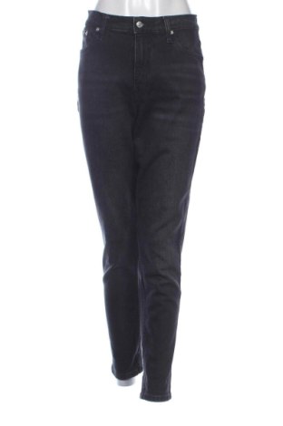 Blugi de femei Calvin Klein, Mărime M, Culoare Negru, Preț 194,22 Lei, #137732108