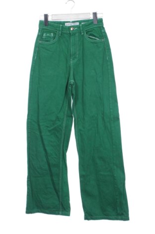 Blugi de femei Bershka, Mărime XS, Culoare Verde, Preț 52,49 Lei, #137740095