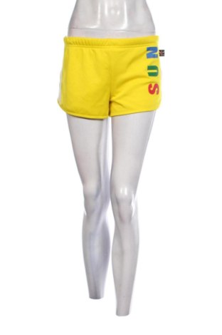 Damskie szorty Adidas Originals, Rozmiar S, Kolor Żółty, Cena 104,48 zł, #137702176