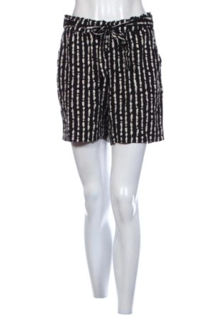 Pantaloni scurți de femei C&A, Mărime M, Culoare Multicolor, Preț 50,00 Lei, #137730861