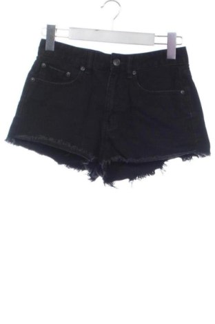 Pantaloni scurți de femei Pull&Bear, Mărime S, Culoare Negru, Preț 54,00 Lei, #137735994