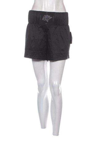 Damen Shorts Nike, Größe M, Farbe Schwarz, Preis 29,00 €, #137736416
