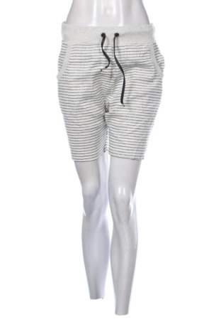 Pantaloni scurți de femei Wendy Trendy, Mărime M, Culoare Multicolor, Preț 245,00 Lei, #137744731