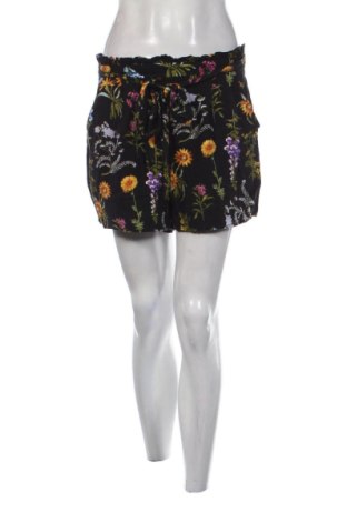 Pantaloni scurți de femei Stradivarius, Mărime M, Culoare Multicolor, Preț 36,74 Lei, #137745794