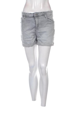 Pantaloni scurți de femei H&M, Mărime L, Culoare Gri, Preț 96,90 Lei, #137747638