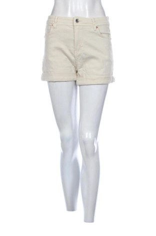 Damen Shorts Bershka, Größe S, Farbe Ecru, Preis 13,00 €, #137755069