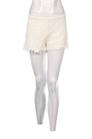 Pantaloni scurți de femei Mossimo, Mărime XL, Culoare Ecru, Preț 78,74 Lei, #137724143