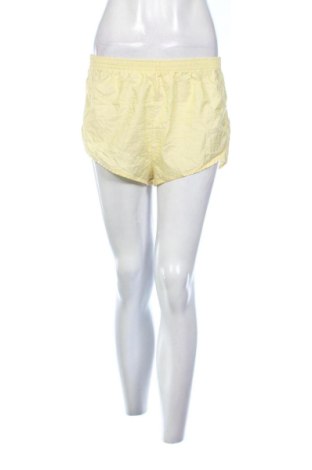 Dámske kraťasy  Adidas, Veľkosť M, Farba Žltá, Cena  21,35 €, #137727970