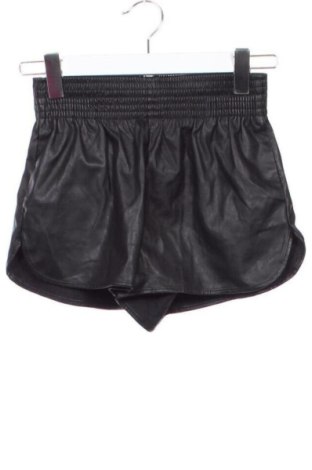 Dámske kraťasy  Bershka, Veľkosť XS, Farba Čierna, Cena  7,00 €, #137739079