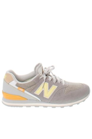 Încălțăminte de damă New Balance, Mărime 37, Culoare Gri, Preț 323,00 Lei, #137723385