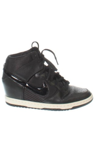 Încălțăminte de damă Nike, Mărime 38, Culoare Negru, Preț 362,19 Lei, #137738010