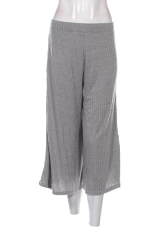 Pantaloni de femei Clockhouse, Mărime S, Culoare Gri, Preț 26,25 Lei, #137748434