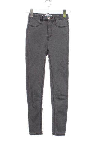 Dámské kalhoty  Pull&Bear, Velikost XXS, Barva Šedá, Cena  279,00 Kč, #137654480