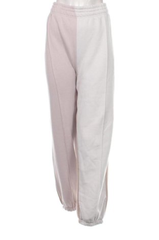 Pantaloni trening de femei Nike, Mărime XL, Culoare Multicolor, Preț 218,00 Lei, #137719919