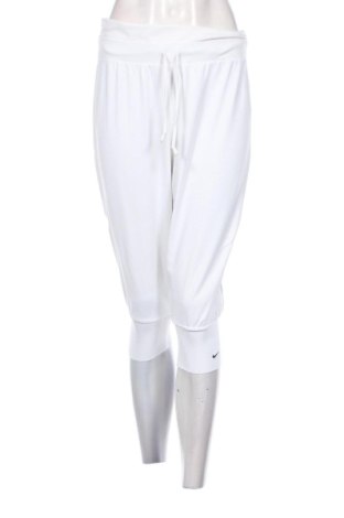 Pantaloni trening de femei Nike, Mărime M, Culoare Alb, Preț 183,72 Lei, #137746579