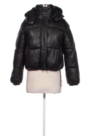 Női dzseki Bershka, Méret S, Szín Fekete, Ár 6 028 Ft, #137733405