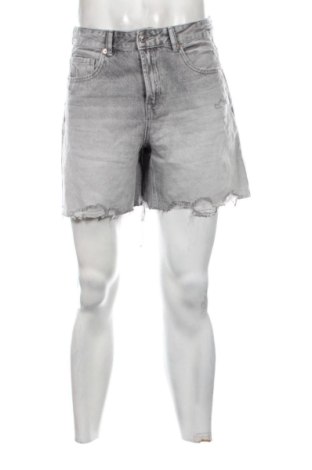 Pantaloni scurți de femei Stradivarius, Mărime M, Culoare Gri, Preț 79,99 Lei, #137721130