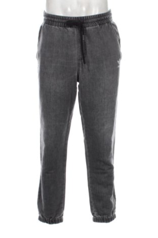 Pantaloni de bărbați Adidas Originals, Mărime M, Culoare Gri, Preț 131,23 Lei, #137731510