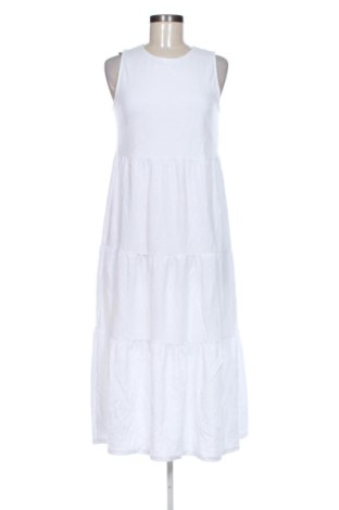 Rochie Stradivarius, Mărime M, Culoare Alb, Preț 73,49 Lei, #137710896