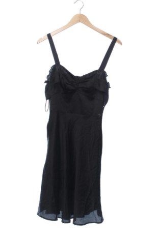 Рокля Guess, Размер XS, Цвят Черен, Цена 82,30 €, #137713564