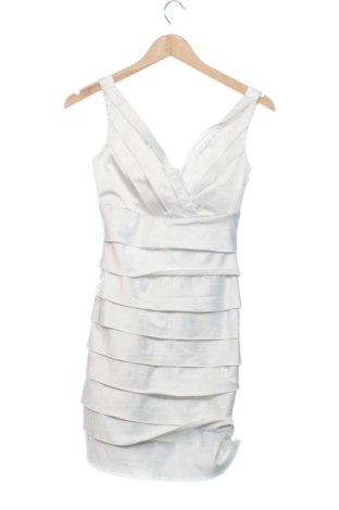 Rochie Xanaka, Mărime S, Culoare Alb, Preț 68,24 Lei, #137715579