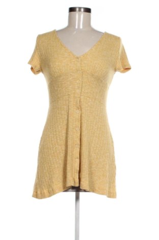Sukienka Pull&Bear, Rozmiar S, Kolor Żółty, Cena 46,57 zł, #137733117
