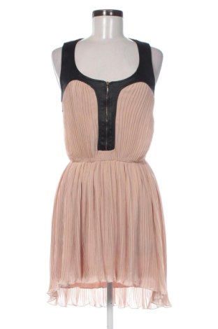 Rochie Bershka, Mărime L, Culoare Roz, Preț 72,00 Lei, #137736587