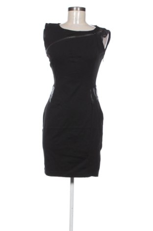 Šaty  Guess, Veľkosť M, Farba Čierna, Cena  45,59 €, #137737903