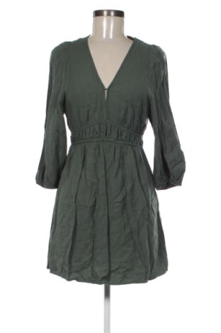 Rochie Pull&Bear, Mărime M, Culoare Verde, Preț 31,49 Lei, #137756055