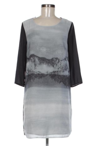 Rochie H&M, Mărime M, Culoare Multicolor, Preț 103,00 Lei, #137756325
