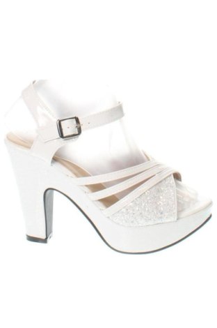 Sandale Unbranded, Mărime 39, Culoare Alb, Preț 131,23 Lei, #137740396