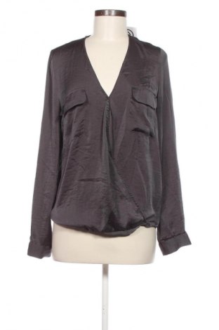 Bluzka damska Jennyfer, Rozmiar S, Kolor Szary, Cena 6,99 zł