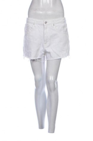 Дамски къс панталон C&A, Размер L, Цвят Бял, Цена 3,57 €