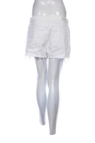 Дамски къс панталон C&A, Размер L, Цвят Бял, Цена 3,57 €