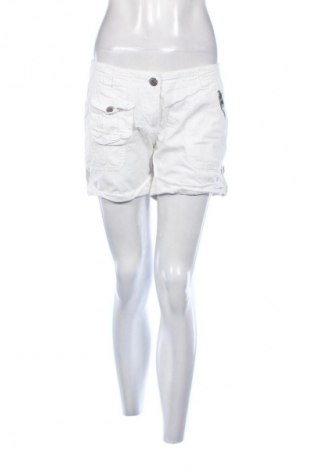 Női rövidnadrág Clockhouse, Méret M, Szín Fehér, Ár 3 800 Ft