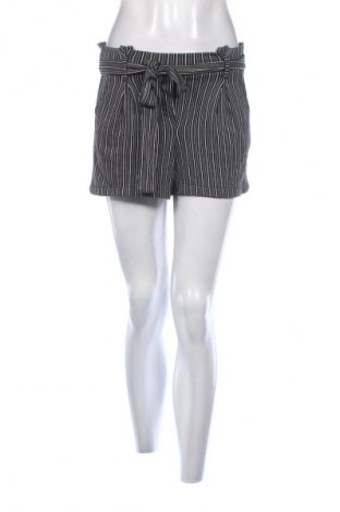 Damen Shorts Pull&Bear, Größe M, Farbe Mehrfarbig, Preis € 3,99