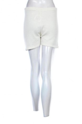 Дамски къс панталон Unbranded, Размер M, Цвят Екрю, Цена 3,06 €