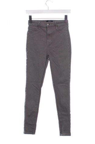 Damenhose Bershka, Größe S, Farbe Grau, Preis 3,99 €