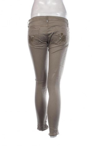 Pantaloni de femei Guess, Mărime M, Culoare Maro, Preț 125,99 Lei