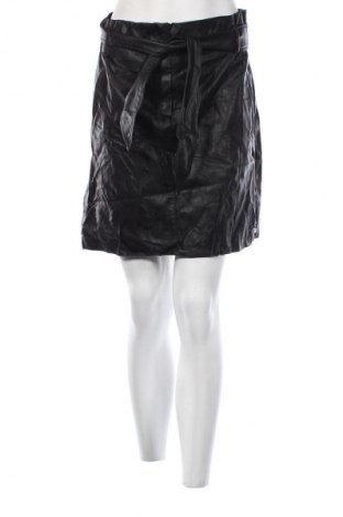 Кожена пола Tom Tailor, Размер M, Цвят Черен, Цена 2,04 €