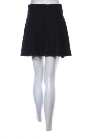 Пола Clockhouse, Размер L, Цвят Черен, Цена 2,04 €