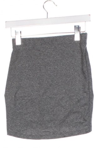 Пола H&M Divided, Размер XS, Цвят Сив, Цена 2,04 €