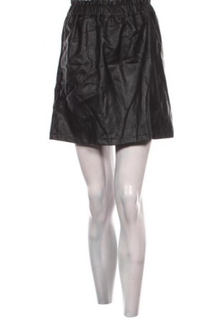 Пола H&M Divided, Размер S, Цвят Черен, Цена 2,04 €