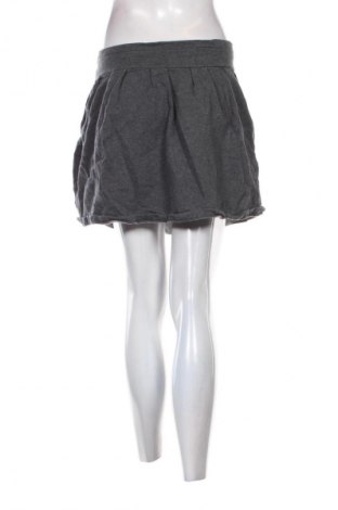 Пола RVCA, Размер M, Цвят Сив, Цена 2,04 €