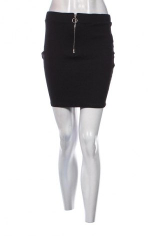 Пола Sinsay, Размер S, Цвят Черен, Цена 4,22 €