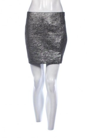 Пола Unbranded, Размер M, Цвят Сребрист, Цена 3,57 €