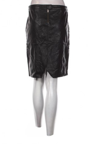 Пола VILA, Размер M, Цвят Черен, Цена 2,04 €